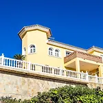 108-villa, 2 Minutes Walk To The Beach, Heated Pool Màlaga