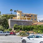 Vila 108-villa, 2 Minutes Walk To The Beach, Heated Pool