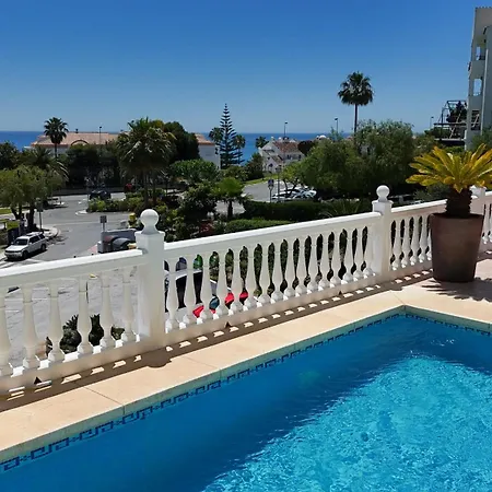 Villa 108-villa, 2 Minutes Walk To The Beach, Heated Pool Malaga